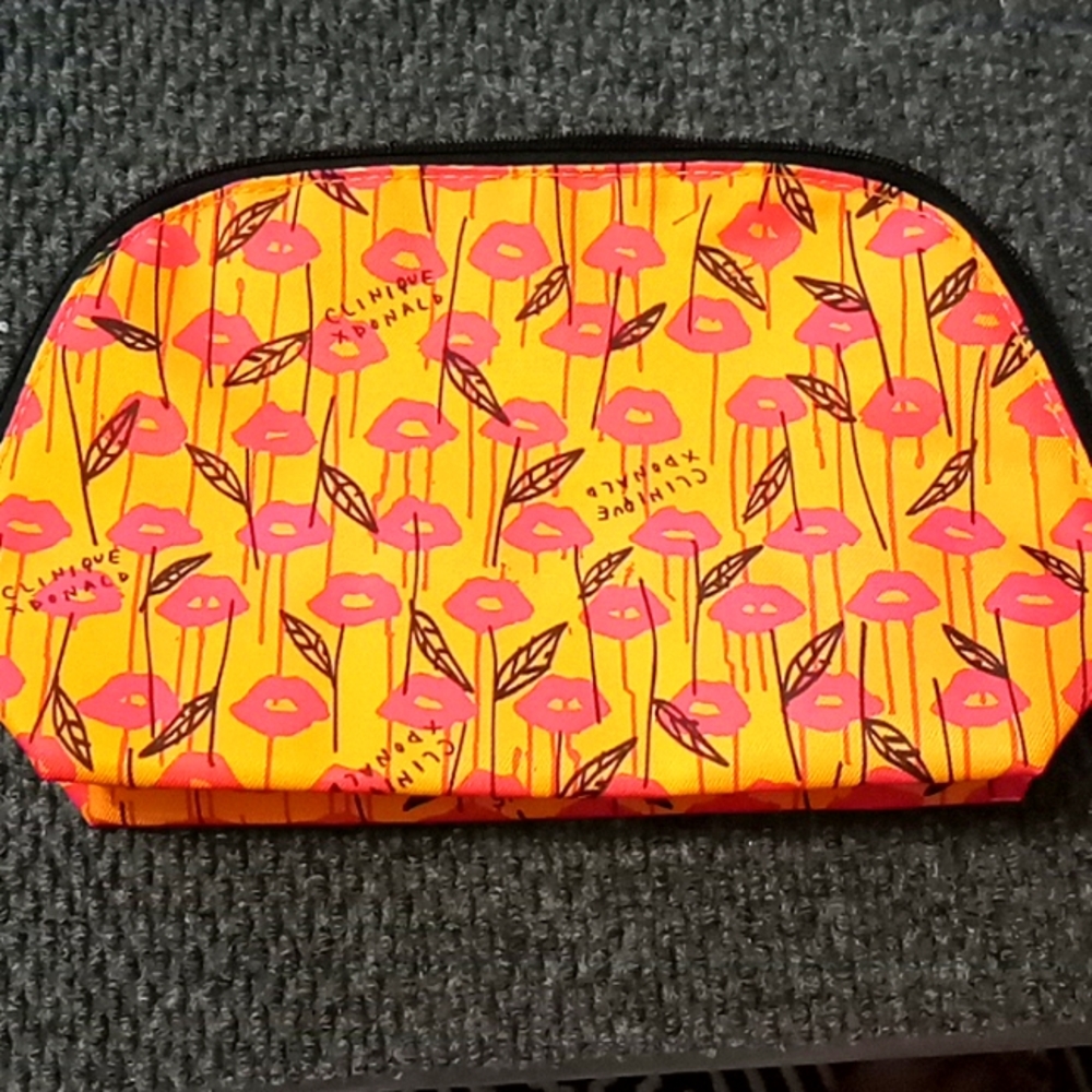 NWOT Clinique x Donald makeup/accessories bag